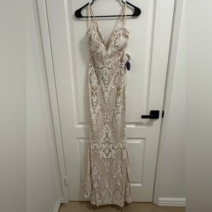 Elegant Cream Lace Evening Gown